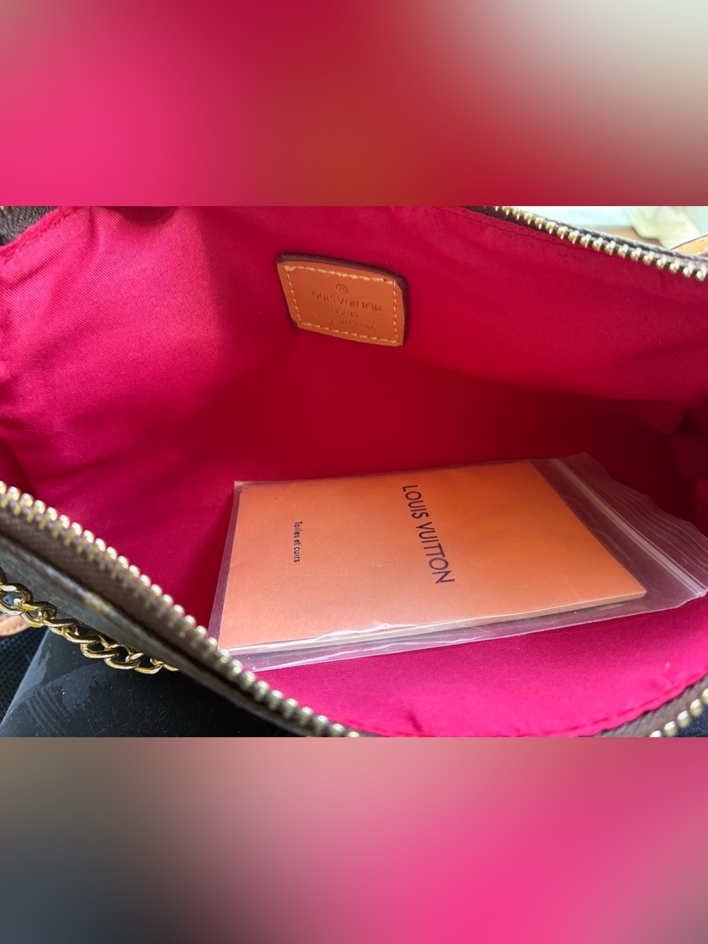 Fashion shoulder bag (not a real LV) - Picture 3 of 3